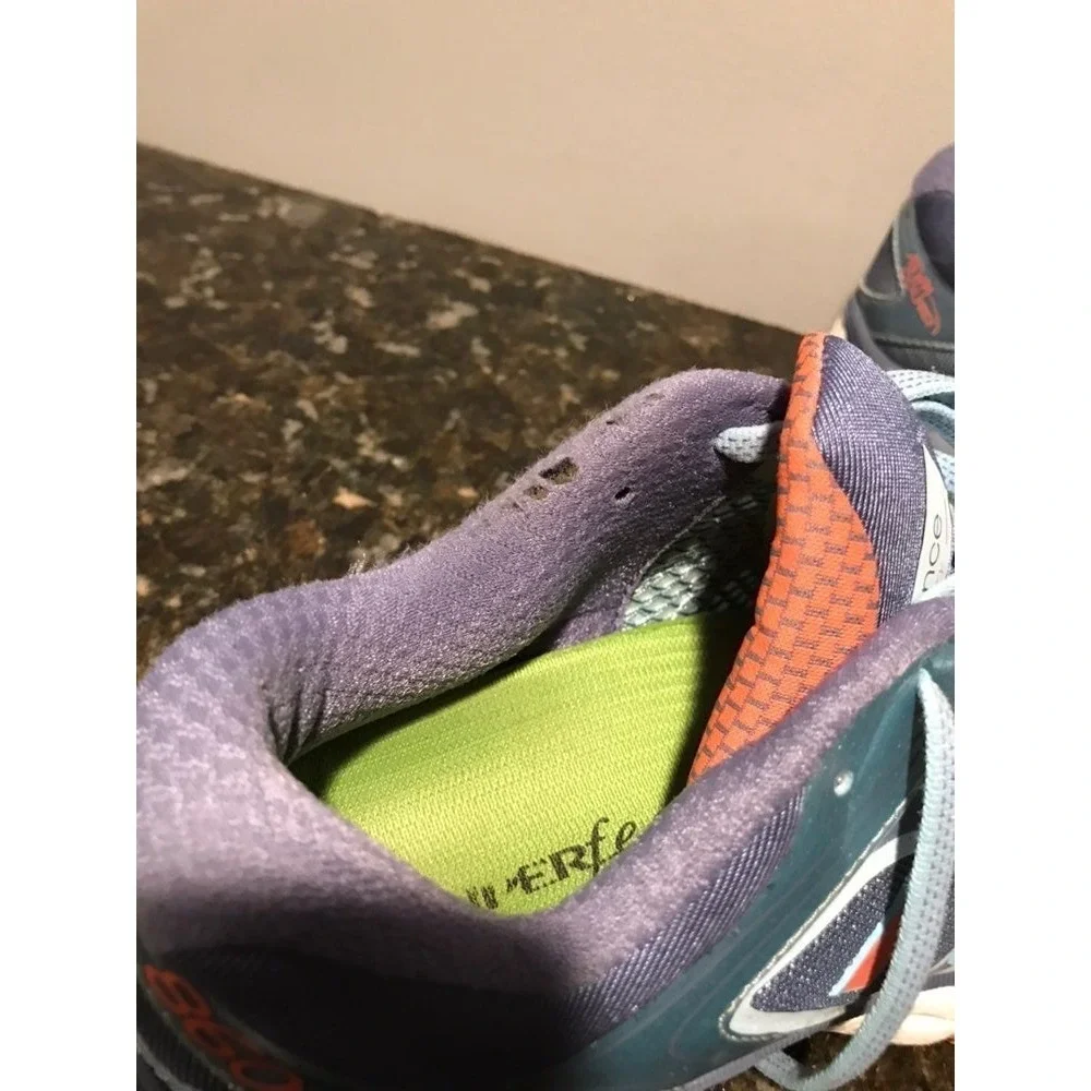 New balance womens 9 running shoes blue